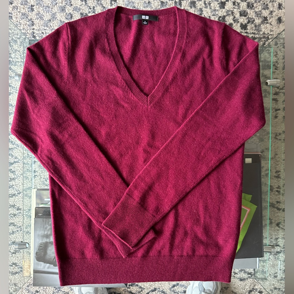 100% Cashmere Uniqlo Deep Red Sweater